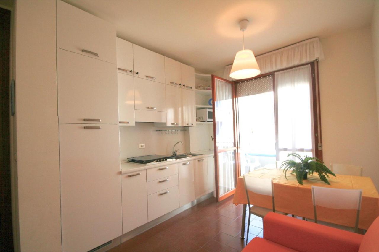 Ba- Althea - Piscina- Apartamento Lignano Sabbiadoro Exterior foto